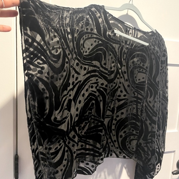 Black on black paisley patterned blouse, sheer fabric, draped sleeves Women’s L - Picture 2 of 7